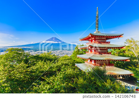 富士山與五重塔:日本的象徵-新藏富士淺間神社 富士山與五重塔:日本的象徵-新藏富士淺間神社 142106748
