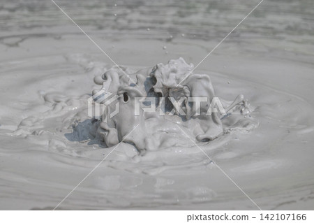 Art of the Earth – The Erupting Mine Mud of Beppu's Bozu Jigoku Art of the Earth – The Erupting Mine Mud of Beppu's Bozu Jigoku 142107166