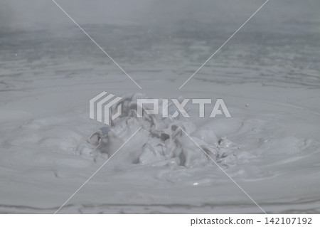 Art of the Earth – The Erupting Mine Mud of Beppu's Bozu Jigoku Art of the Earth – The Erupting Mine Mud of Beppu's Bozu Jigoku 142107192
