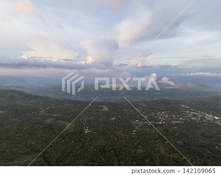 Green jungle landscape of central America Green jungle landscape of central America 142109065