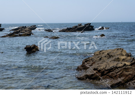 Rocky coastline of Jogashima Island, Miura Peninsula, Kanagawa Prefecture Rocky coastline of Jogashima Island, Miura Peninsula, Kanagawa Prefecture 142111912