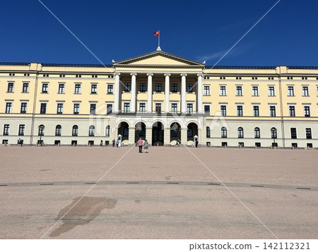 Royal Palace of Norway in Oslo, Norway Royal Palace of Norway in Oslo, Norway 142112321