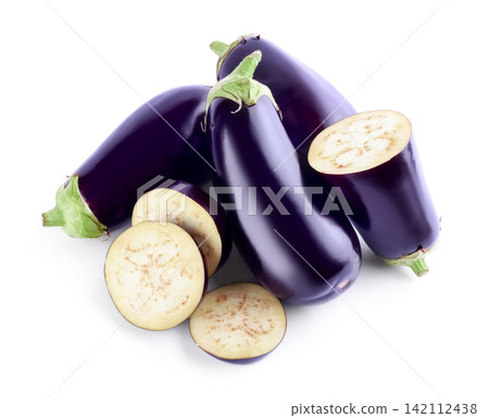 Fresh purple eggplant and sliced aubergine isolated on a white background. Raw, healthy vegetable food. Fresh purple eggplant and sliced aubergine isolated on a white background. Raw, healthy vegetable food. 142112438