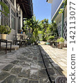 Stylish cafe 142113077