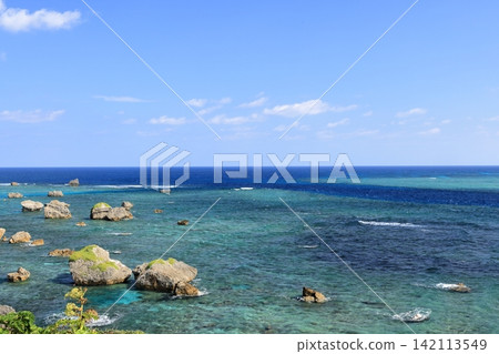 Beautiful ocean view from Higashi-Hennazaki Cape | Stunning scenery of Miyako Island, Okinawa 142113549