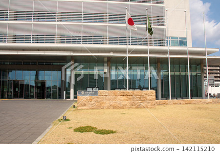 The main entrance of Sanda City Hall The main entrance of Sanda City Hall 142115210