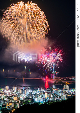 [靜岡縣]熱海的百萬夜景和海上煙火 142115428