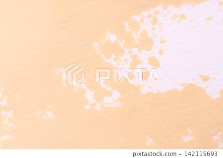 A background of white and pale yellow watercolors adds a touch of gentleness to the cosmetics. A background of white and pale yellow watercolors adds a touch of gentleness to the cosmetics. 142115693