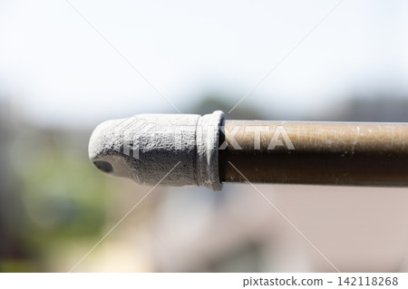 舊晾衣繩的末端 舊晾衣繩的末端 142118268