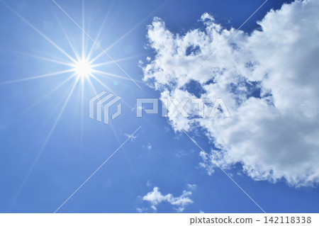 藍天白雲,陽光直射,自由空間影像(固定鏡頭) 藍天白雲,陽光直射,自由空間影像(固定鏡頭) 142118338