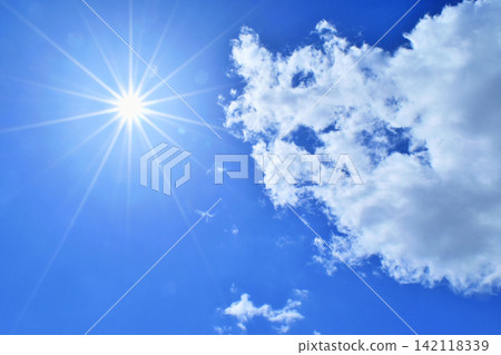 藍天白雲,陽光直射,自由空間影像(固定鏡頭) 藍天白雲,陽光直射,自由空間影像(固定鏡頭) 142118339