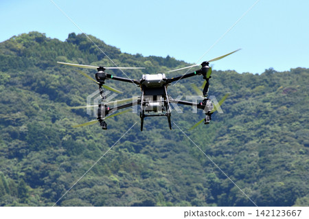 無人機噴灑農藥 無人機噴灑農藥 142123667