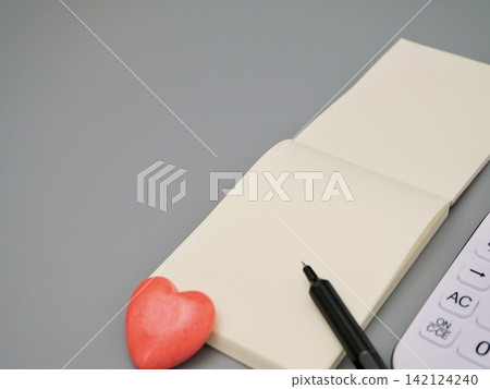 Notebook, pen, heart, calculator Notebook, pen, heart, calculator 142124240