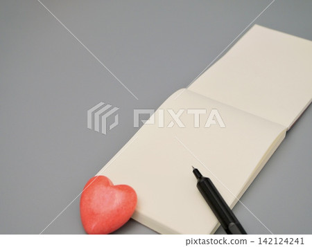 Notebook, pen, heart Notebook, pen, heart 142124241
