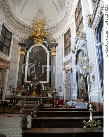 Schönbrunn Palace Chapel (Vienna, Austria) Schönbrunn Palace Chapel (Vienna, Austria) 142127829