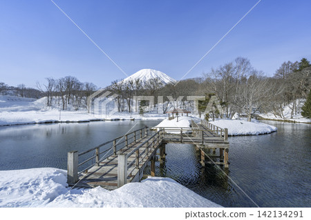 京極町羊蹄山吹出公園的冬天 京極町羊蹄山吹出公園的冬天 142134291