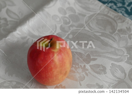 Fresh, ripe red apples Fresh, ripe red apples 142134504