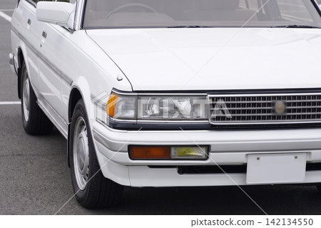 Car image: Front mask of a Toyota Mark II Wagon Car image: Front mask of a Toyota Mark II Wagon 142134550