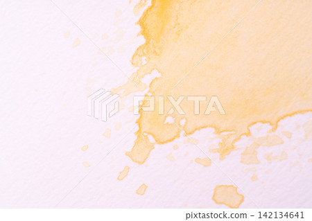 A background with a soft yellow watercolor texture that conveys a sense of gentleness in beauty products. A background with a soft yellow watercolor texture that conveys a sense of gentleness in beauty products. 142134641