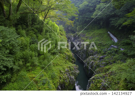 Takachiho Gorge, one of Miyazaki Prefecture's most representative scenic spots Takachiho Gorge, one of Miyazaki Prefecture's most representative scenic spots 142134927