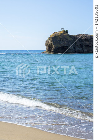 Landscape of Hakuto Coast in summer Tottori Prefecture Hakuto Coast 142135603