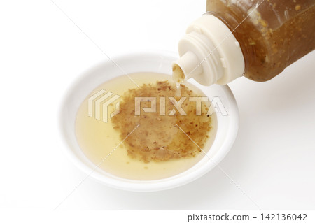 調味料:芝麻和鹽 調味料:芝麻和鹽 142136042