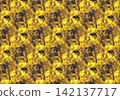 Gold-patterned wallpaper 142137717