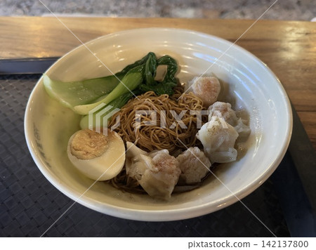 吉隆坡食滿堂的乾餛飩麵 吉隆坡食滿堂的乾餛飩麵 142137800