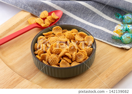 millet Crispy Rice Snack Food Ingredient Closeup millet Crispy Rice Snack Food Ingredient Closeup 142139082