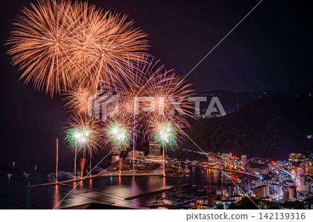 [Shizuoka Prefecture] Atami's million-dollar night view and sea fireworks display - Summer 142139316