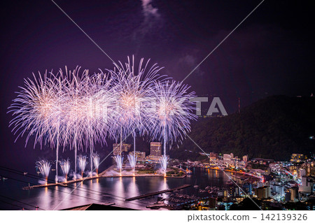[Shizuoka Prefecture] Atami's million-dollar night view and sea fireworks display - Summer 142139326