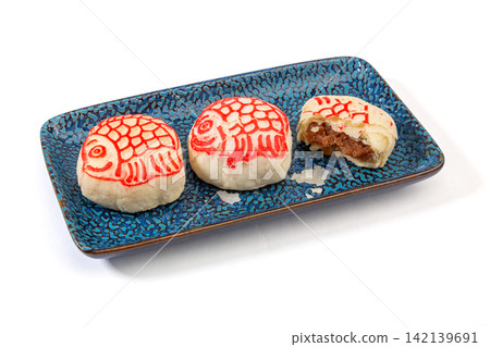 traditional Chinese Hawthorn Filled Fish Shape Pastry traditional Chinese Hawthorn Filled Fish Shape Pastry 142139691