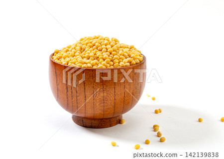 peeled Mung Bean Kernels Food Ingredient Material peeled Mung Bean Kernels Food Ingredient Material 142139838