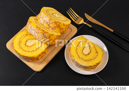 golden Durian Cheese Swiss Roll Cake Dessert 142141100