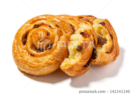 freshly Baked Cinnamon Raisin Danish Pastry Roll Isolated On White Background freshly Baked Cinnamon Raisin Danish Pastry Roll Isolated On White Background 142141140