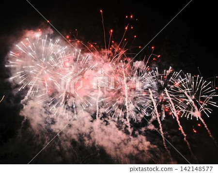 Radiating fireworks at the Kochi City Summer Fireworks Festival Radiating fireworks at the Kochi City Summer Fireworks Festival 142148577