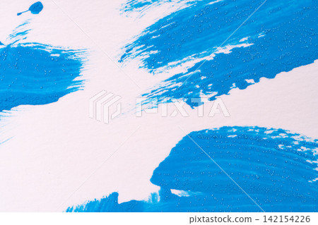 The streaks of blue paint add dynamism to the research. The streaks of blue paint add dynamism to the research. 142154226