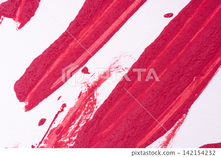 A composition that enhances beauty with white margins and a hint of red. A composition that enhances beauty with white margins and a hint of red. 142154232