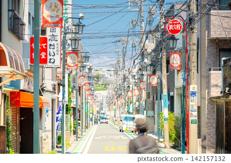 JR根岸線,山手站,站前商店街 JR根岸線,山手站,站前商店街 142157132