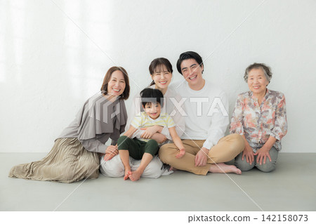 A family of four generations of women A family of four generations of women 142158073