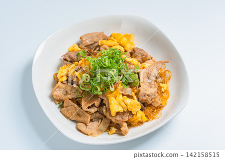 Stir-fried vermicelli with pork and egg Stir-fried vermicelli with pork and egg 142158515