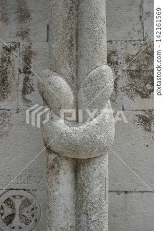 Knotted Stone Column of Saint Marks Cathedral in Korcula 142161569