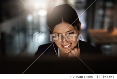 Night, reading and woman in office with computer for research, website review or networking. Thinking, internet search and businesswoman at desk with online report, article or email in dark workplace Night, reading and woman in office with computer for research, website review or networking. Thinking, internet search and businesswoman at desk with online report, article or email in dark workplace 142165365