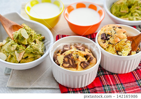 Homemade Scoop Cookies 142165986