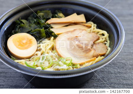 美味的杯麵 142167700