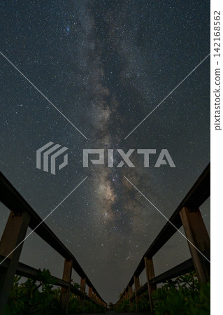 宮古島的夏日星空 142168562
