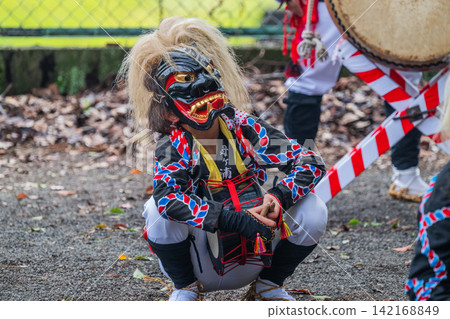 Haha-ga-ura Men-Furiyu - A traditional performing art of Kashima, Saga Prefecture. 142168849