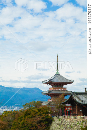 藍天和清水寺的三重塔 藍天和清水寺的三重塔 142170327