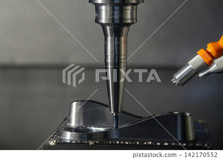Mold and die parts cutting process on CNC milling machine using ball nose end mill tool Mold and die parts cutting process on CNC milling machine using ball nose end mill tool 142170552