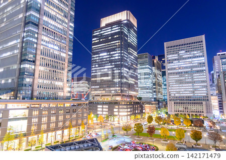 A truly beautiful night view unfolding around Tokyo Station and the Marunouchi area. A truly beautiful night view unfolding around Tokyo Station and the Marunouchi area. 142171479